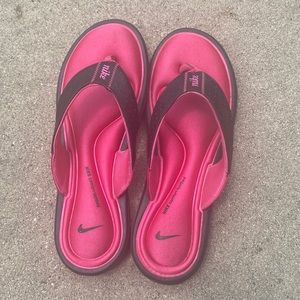 Nike comfort footbed sandals